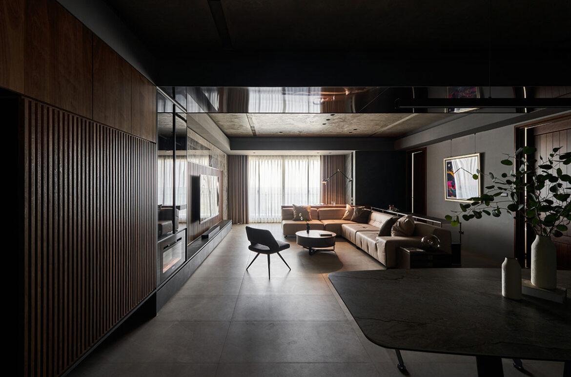 HOUSE L